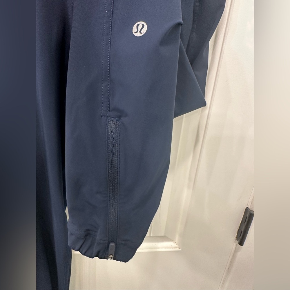 Lululemon Adapted State High-Rise Joggers in Navy - Women's Size 6 - Picture 5 of 10